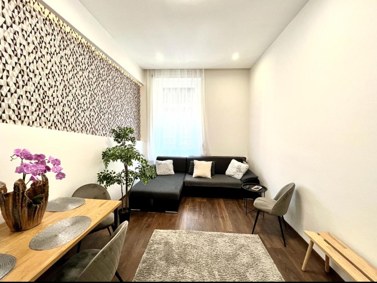 Wonderful Design Apartment In The City Centre ブダペスト エクステリア 写真