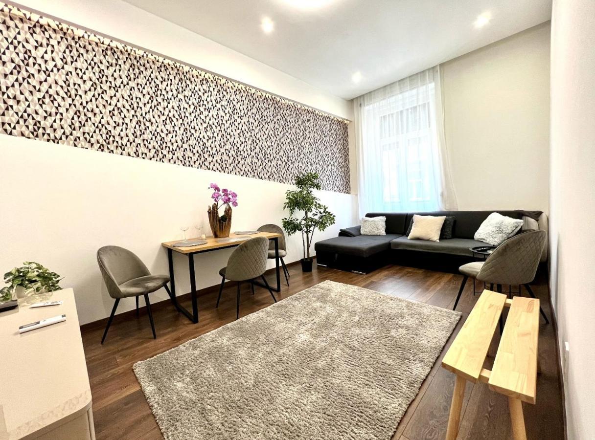 Wonderful Design Apartment In The City Centre ブダペスト エクステリア 写真