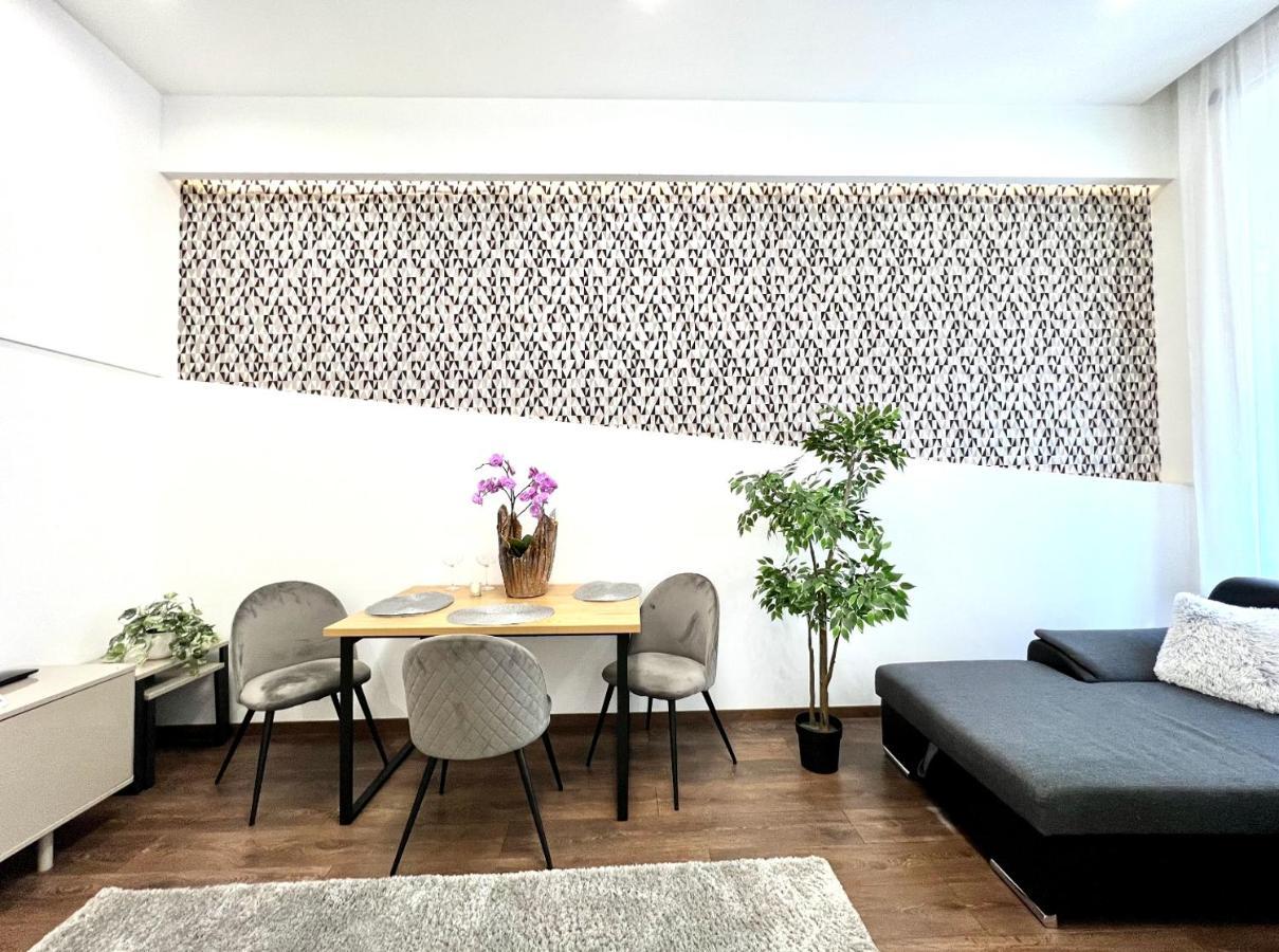 Wonderful Design Apartment In The City Centre ブダペスト エクステリア 写真
